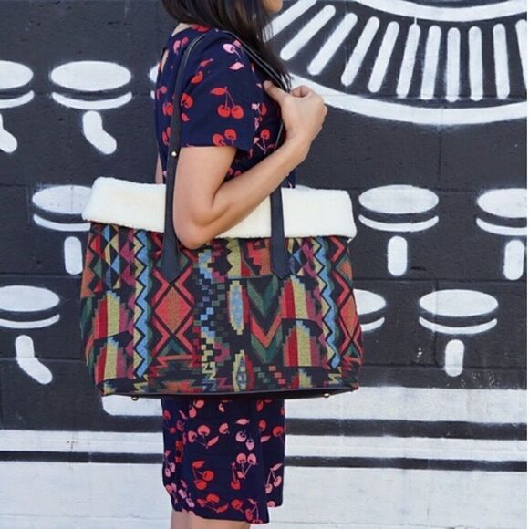 Evelyn reversible tribal print large tote - Picture 2 of 5